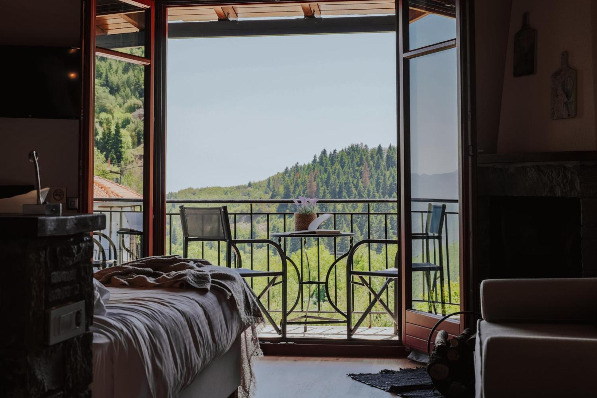Rouista Tzoumerka Resort Vourgareli الغرفة الصورة
