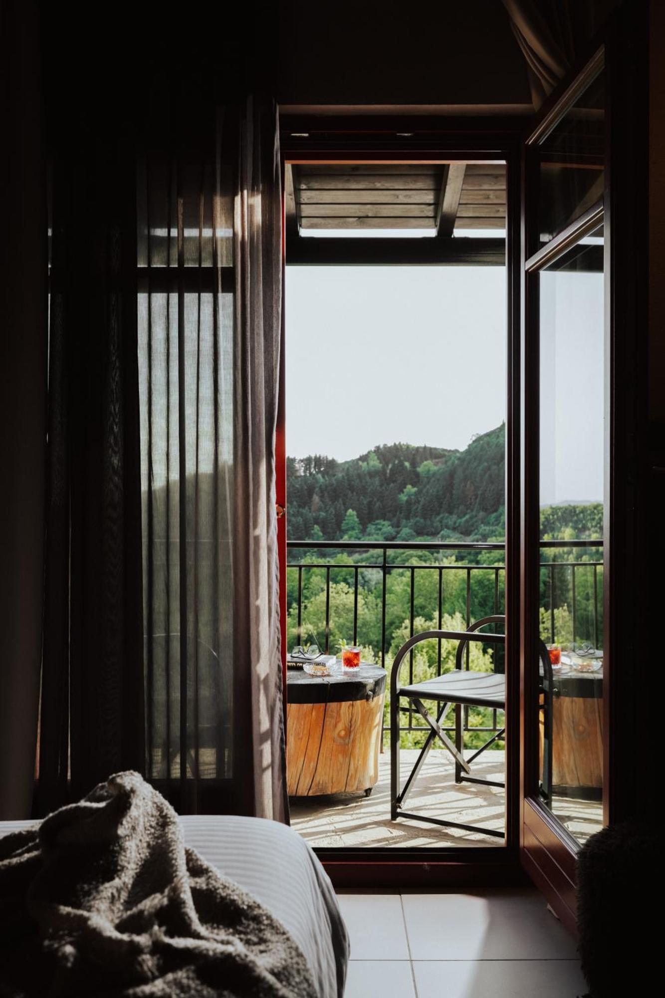 Rouista Tzoumerka Resort Vourgareli الغرفة الصورة